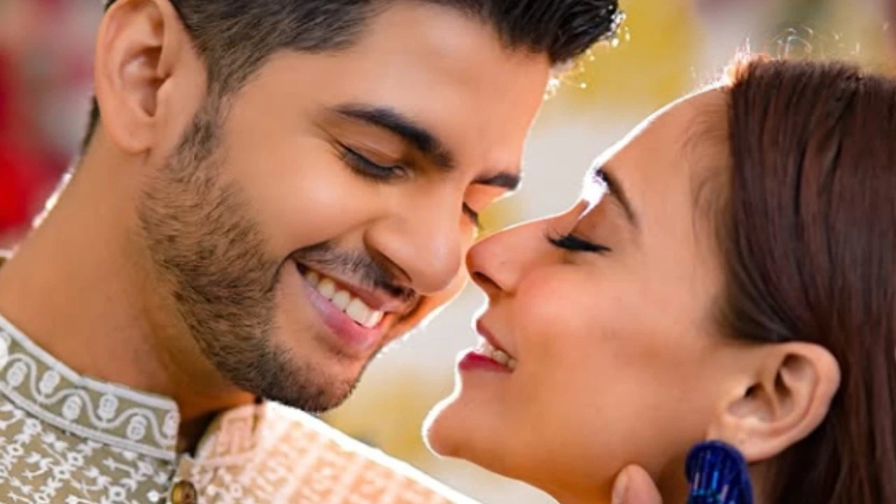 Krish Pathak and Sara Khan